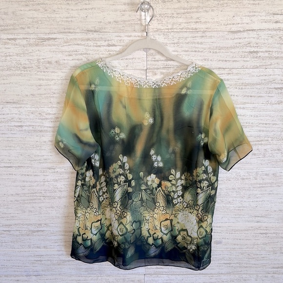Lian Xiu Floral Silhouette Blouse | SIZE XL/XXL - Picture 2 of 6